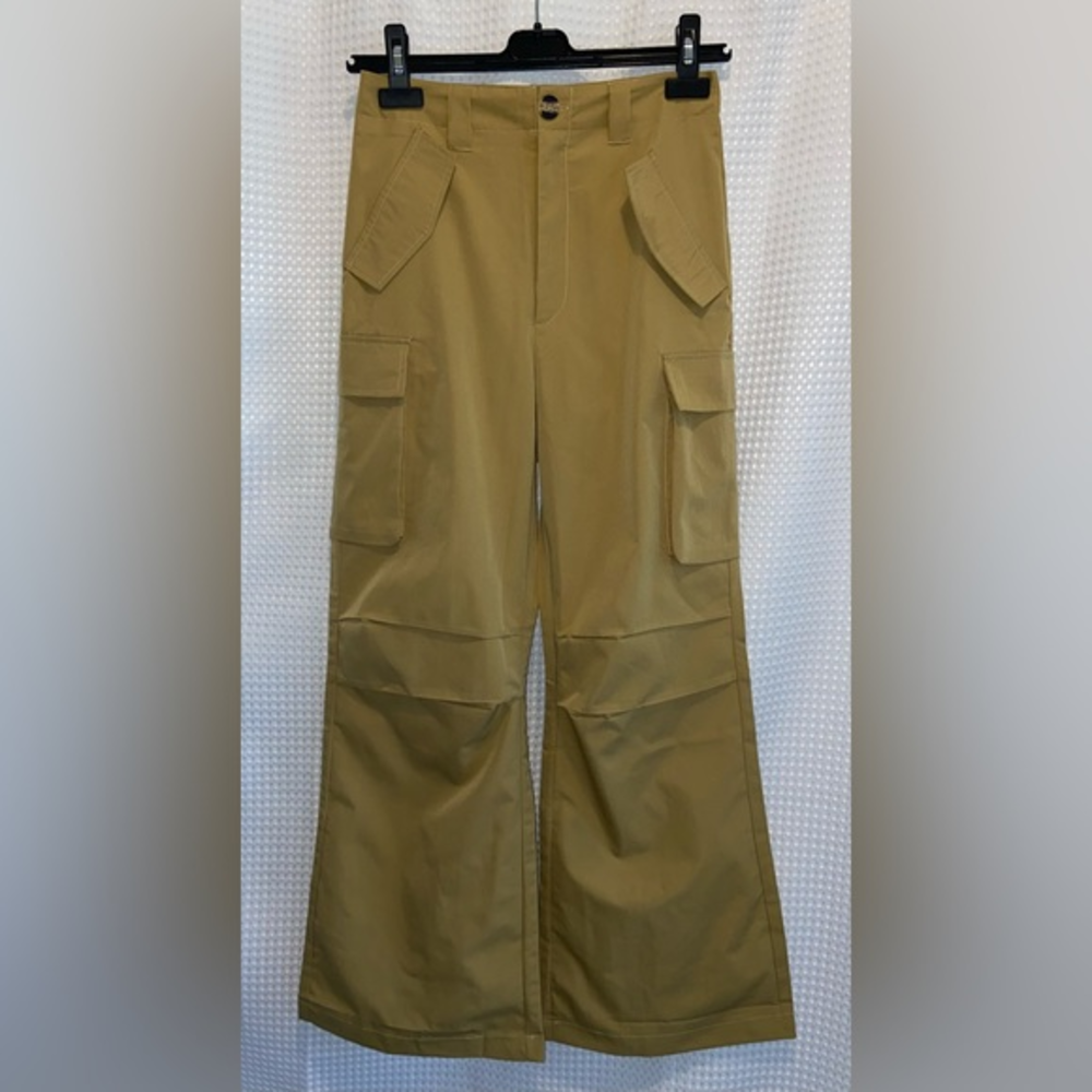 Greathe high waisted flared Tan cargo pants size 4